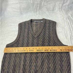 Jhane Barnes sweater vest men’s small. Shades of brown. good used condition